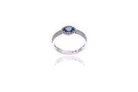 Anello con zaffiro e diamanti - Asta Preziosi Anello con zaffiro e diamanti - Asta Preziosi