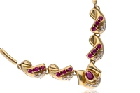 Collana con diamanti, rubini e pietre - Asta Preziosi