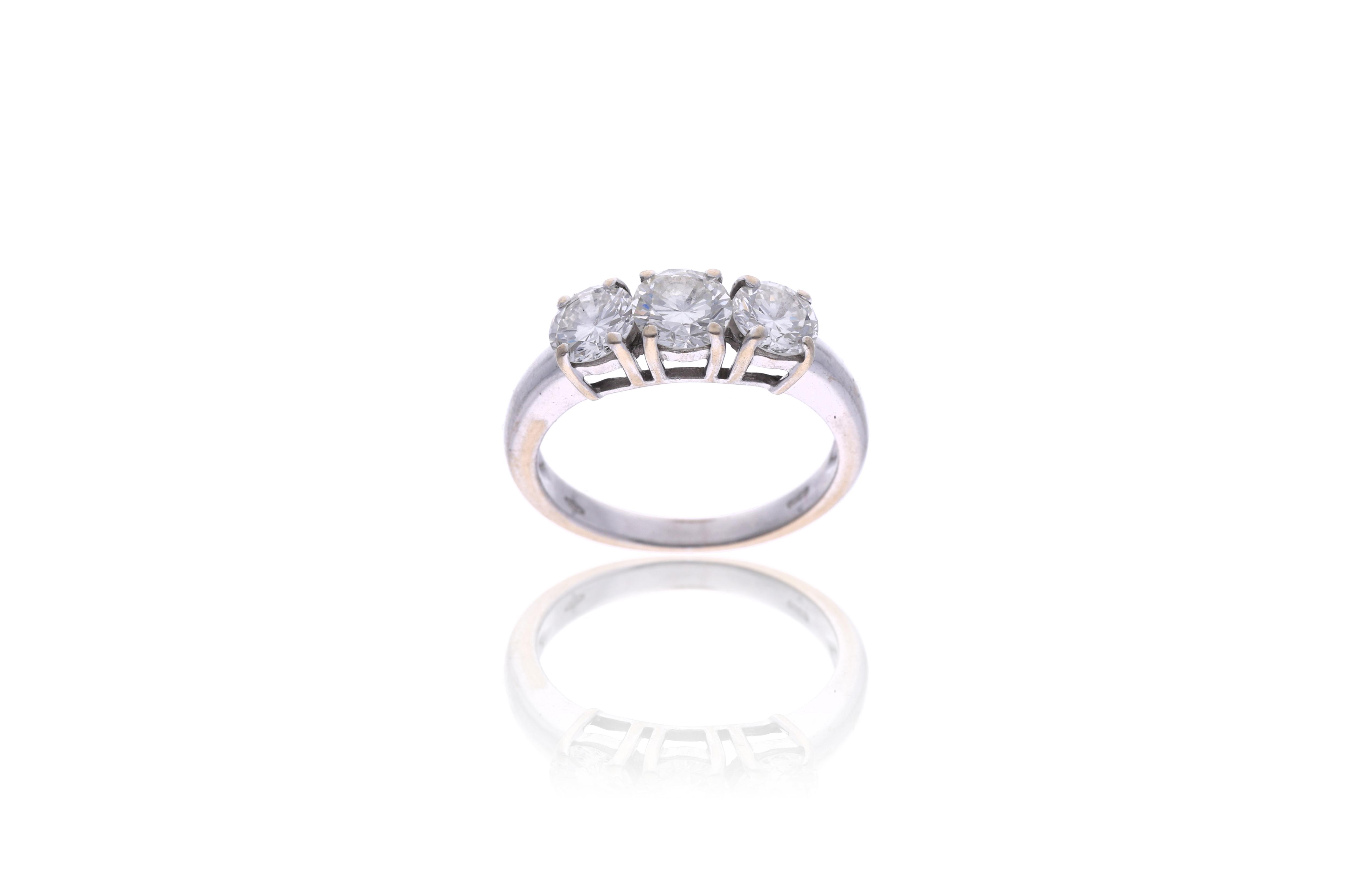 Anello trilogy con diamanti - Asta Preziosi