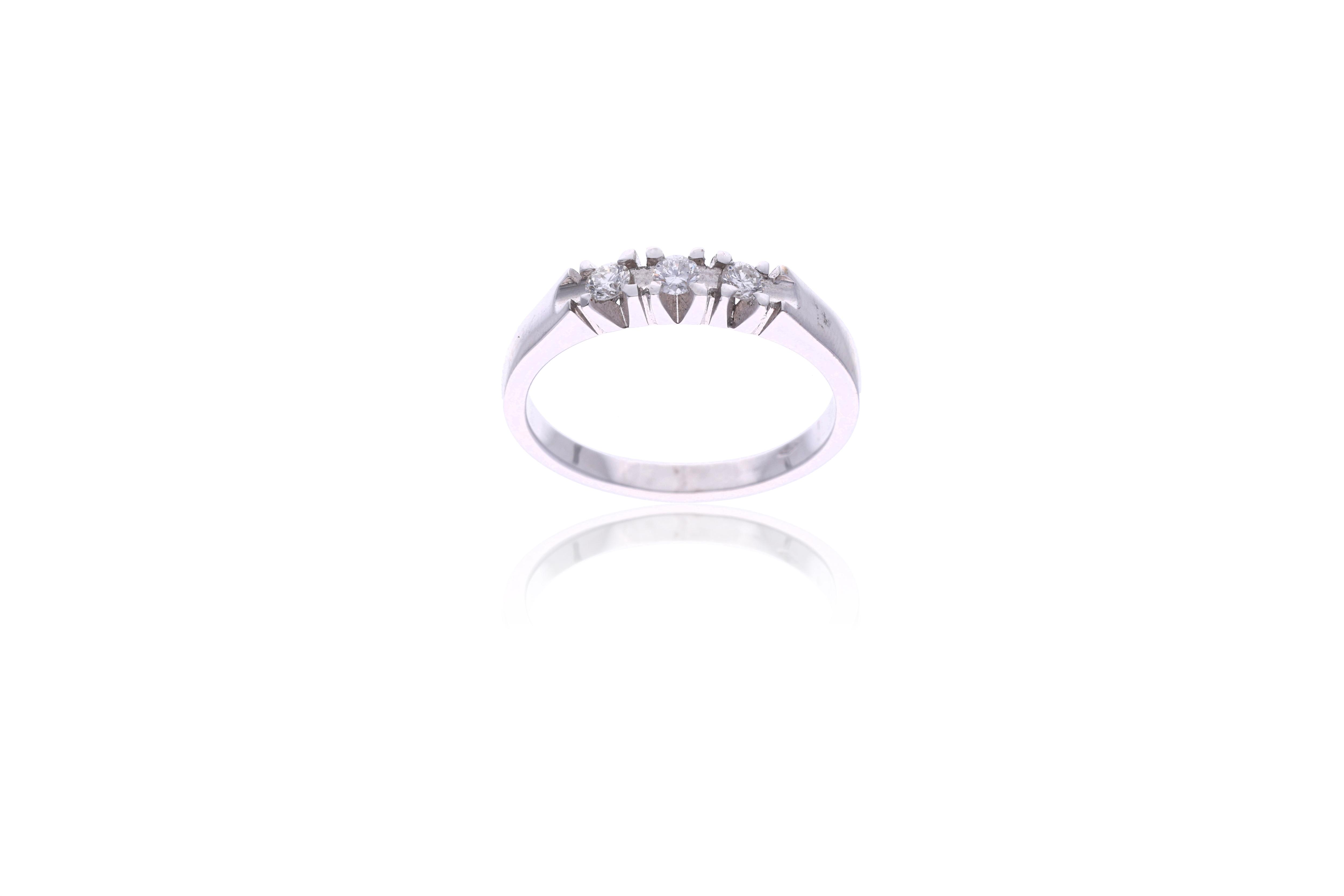 Anello trilogy con diamanti - Asta Preziosi