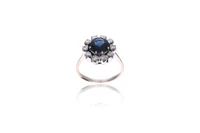 Anello con zaffiro e diamanti - Asta Preziosi Anello con zaffiro e diamanti - Asta Preziosi