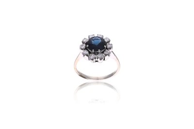 Anello con zaffiro e diamanti - Asta Preziosi Anello con zaffiro e diamanti - Asta Preziosi