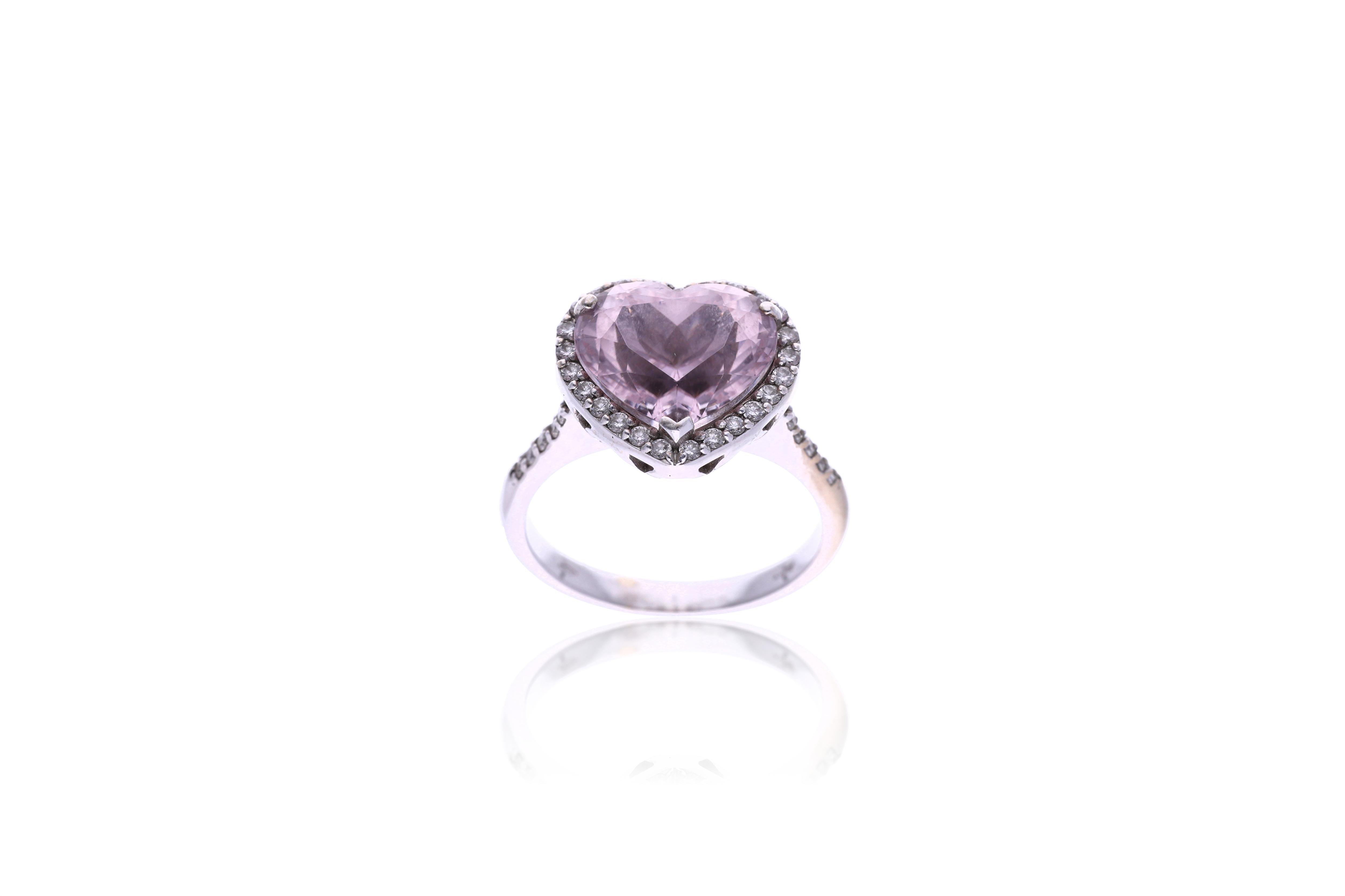 Anello con kunzite e diamanti - Asta Preziosi