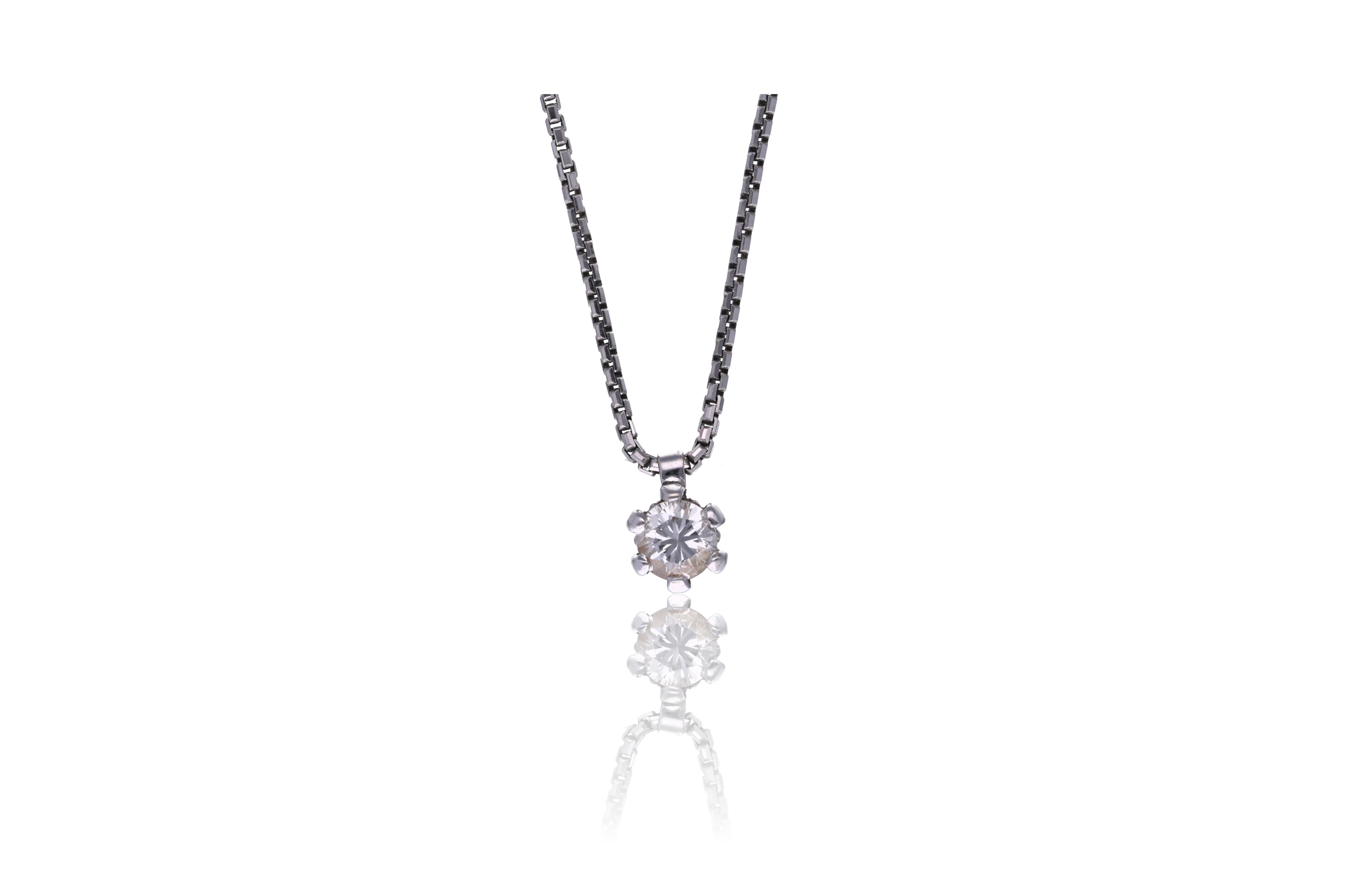 Collana e ciondolo con diamante - Asta Preziosi