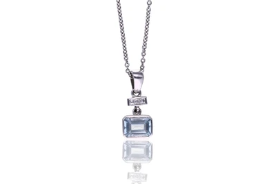 Collana, ciondolo con acquamarina e diamanti - Asta Preziosi Collana, ciondolo con acquamarina e diamanti - Asta Preziosi
