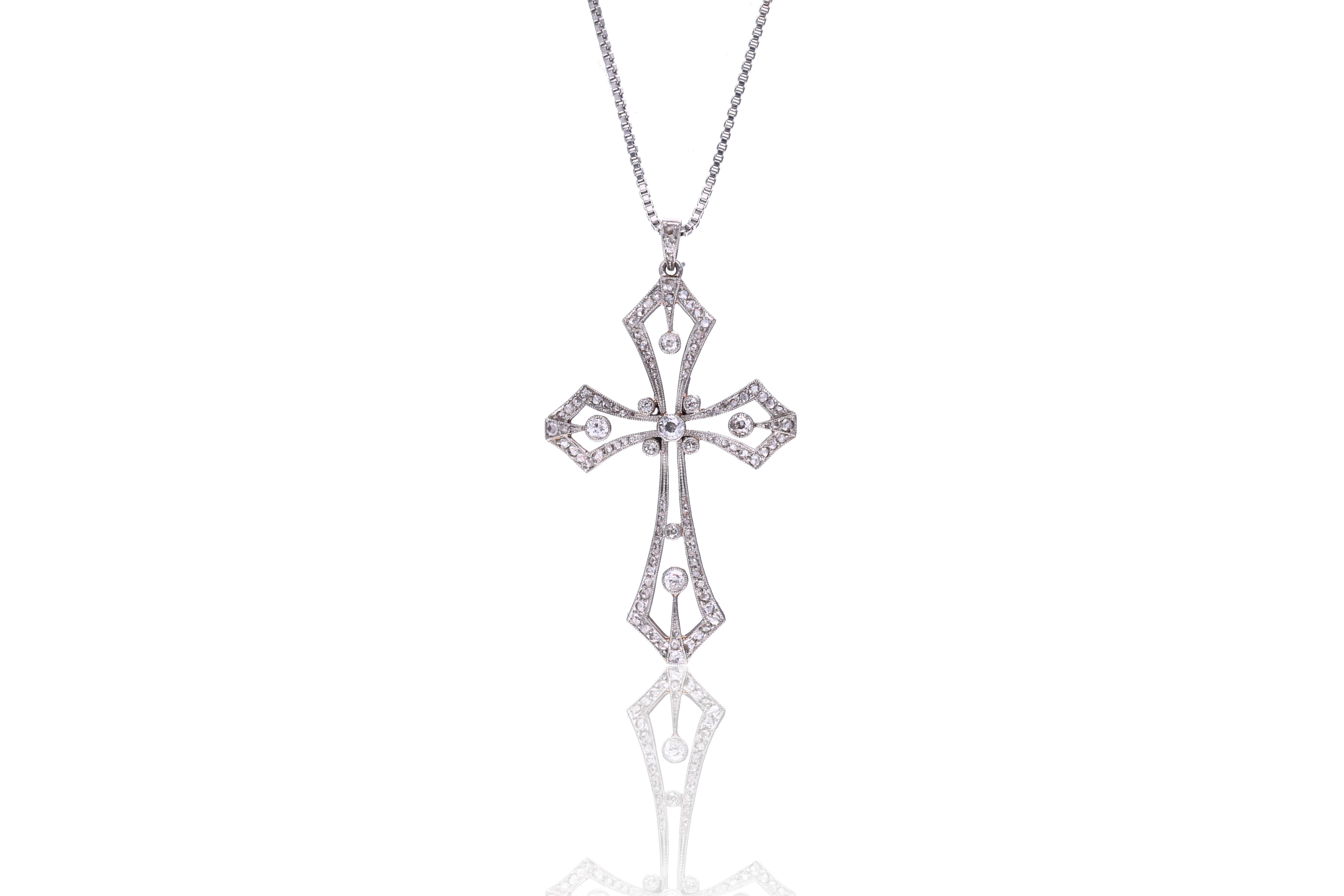 Collana in oro e ciondolo con diamanti in oro e platino - Asta Preziosi