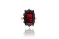 Anello con diamanti e pietra - Asta Preziosi