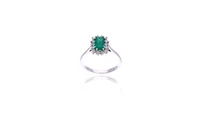 Anello con smeraldo e diamanti - Asta Preziosi Anello con smeraldo e diamanti - Asta Preziosi