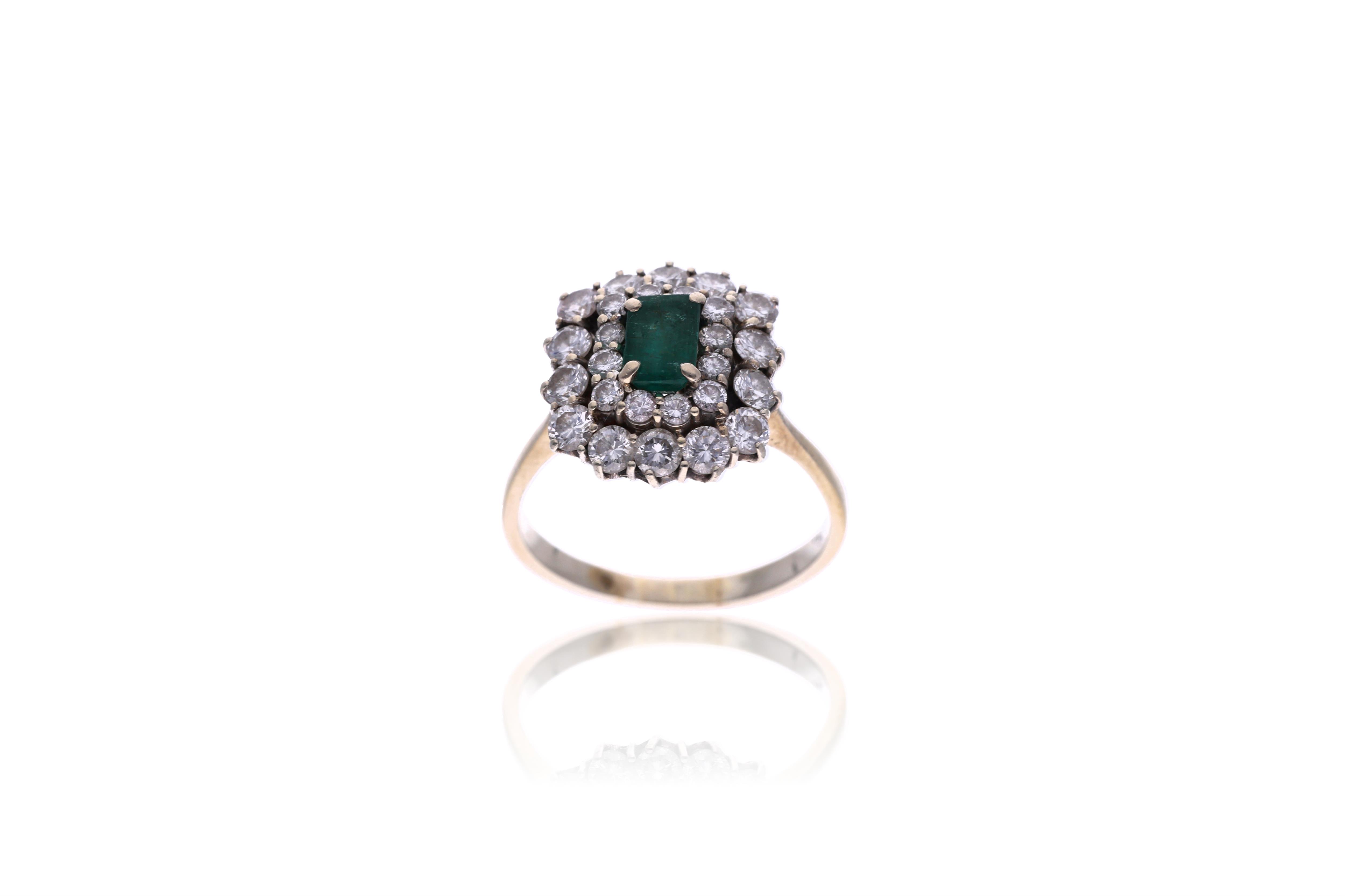 Anello con smeraldo e diamanti - Asta Preziosi