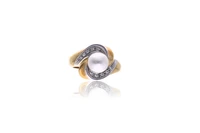 Anello con diamanti e perla coltivata - Asta Preziosi Anello con diamanti e perla coltivata - Asta Preziosi
