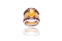 Anello con quarzo citrino, granati e diamanti - Asta Preziosi Anello con quarzo citrino, granati e diamanti - Asta Preziosi