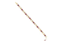 Bracciale con perle d'acqua dolce e rubini - Asta Preziosi Bracciale con perle d'acqua dolce e rubini - Asta Preziosi
