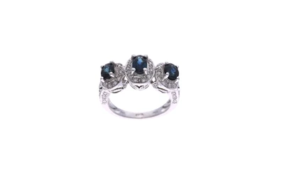 Anello con zaffiri e diamanti - Asta Preziosi Anello con zaffiri e diamanti - Asta Preziosi