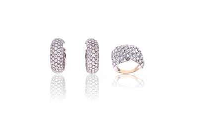 Anello e paio di orecchini con pietre - Asta Preziosi Anello e paio di orecchini con pietre - Asta Preziosi
