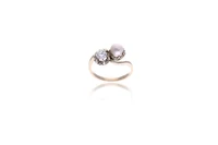 Anello con diamante e perla d'acqua dolce - Asta Preziosi