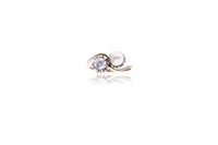 Anello con diamante e perla d'acqua dolce - Asta Preziosi