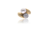 Anello con perla coltivata e diamanti - Asta Preziosi