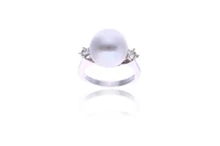 Anello con perla coltivata South Sea e diamanti - Asta Preziosi