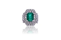 Anello con smeraldo e diamanti - Asta Preziosi