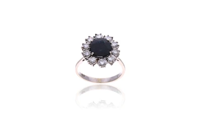 Anello con diamanti e zaffiro - Asta Preziosi