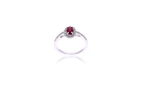 Anello con pietra e diamanti - Asta Preziosi Anello con pietra e diamanti - Asta Preziosi