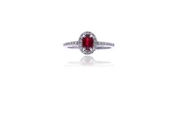 Anello con pietra e diamanti - Asta Preziosi Anello con pietra e diamanti - Asta Preziosi