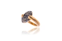 Pomellato, Sabbia anello con diamanti e zaffiri - Asta Preziosi Pomellato, Sabbia anello con diamanti e zaffiri - Asta Preziosi