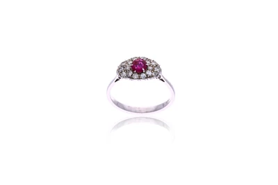 Anello con rubino e diamanti - Asta Preziosi Anello con rubino e diamanti - Asta Preziosi