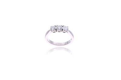 Anello trilogy con diamanti - Asta Preziosi