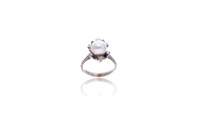 Anello con perla coltivata e diamanti - Asta Preziosi Anello con perla coltivata e diamanti - Asta Preziosi