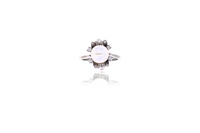 Anello con perla coltivata e diamanti - Asta Preziosi Anello con perla coltivata e diamanti - Asta Preziosi
