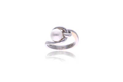 Salvini, anello con perla coltivata - Asta Preziosi Salvini, anello con perla coltivata - Asta Preziosi