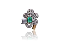 Anello con smeraldo e diamanti - Asta Preziosi Anello con smeraldo e diamanti - Asta Preziosi