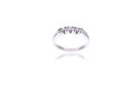 Anello trilogy con diamanti - Asta Preziosi Anello trilogy con diamanti - Asta Preziosi