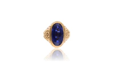 Anello con pietra in oro - Asta Preziosi