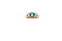 Anello con smeraldo e diamanti - Asta Preziosi Anello con smeraldo e diamanti - Asta Preziosi