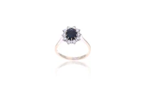 Anello con zaffiro e diamanti - Asta Preziosi Anello con zaffiro e diamanti - Asta Preziosi