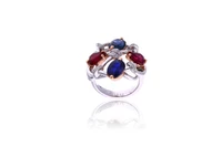 Anello con zaffiri, rubino, pietra e diamanti - Asta Preziosi Anello con zaffiri, rubino, pietra e diamanti - Asta Preziosi