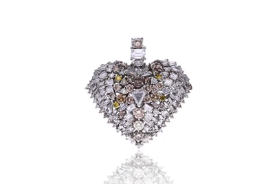 Ciondolo a forma di cuore con diamanti - Asta Preziosi