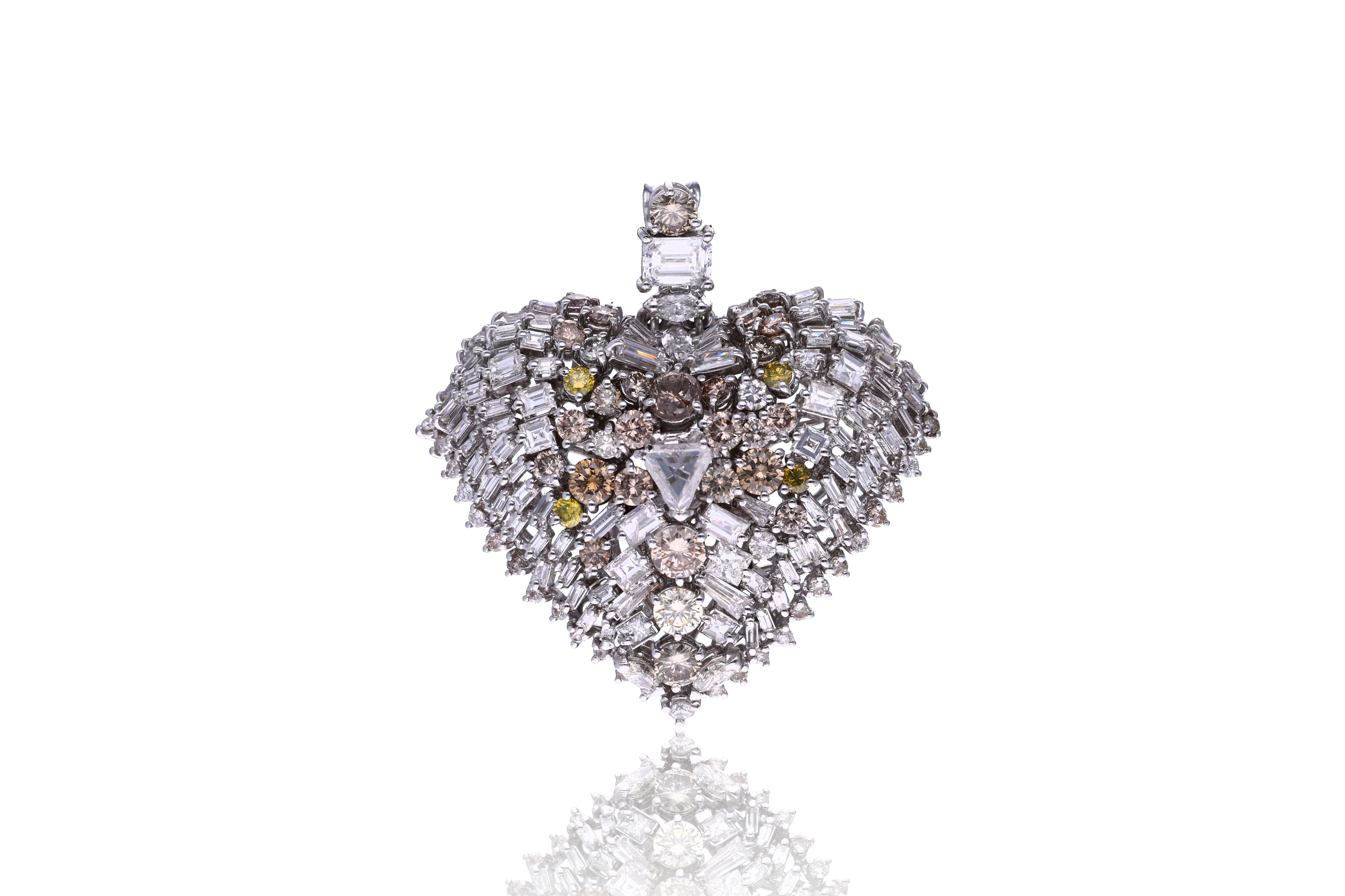 Ciondolo a forma di cuore con diamanti - Asta Preziosi