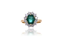 Anello con smeraldo e diamanti - Asta Preziosi