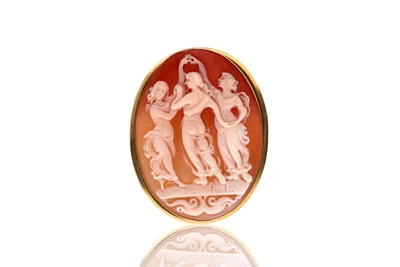 Spilla/ciondolo con cammeo su conchiglia - Asta Preziosi