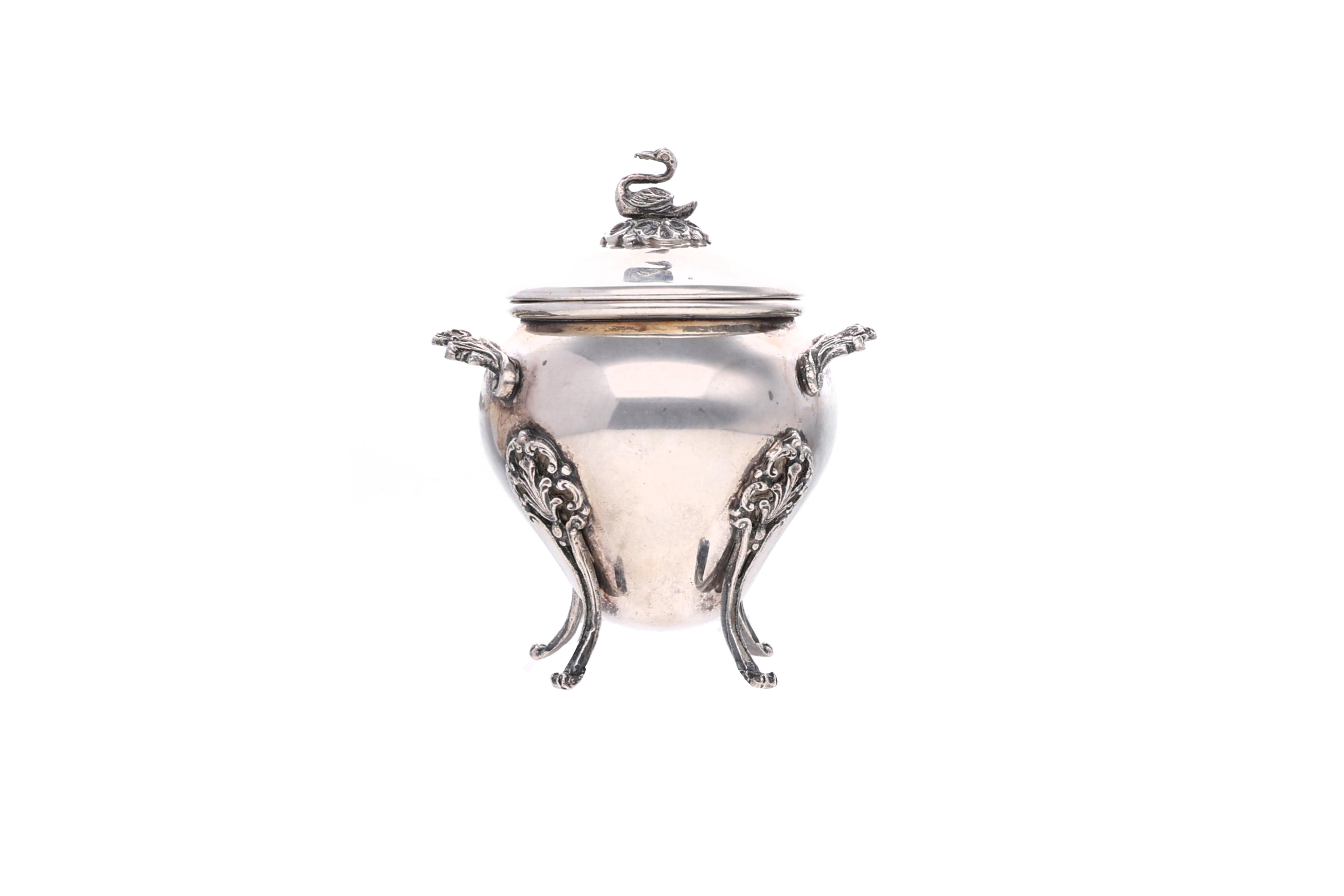 Zuccheriera con coperchio - Asta Preziosi