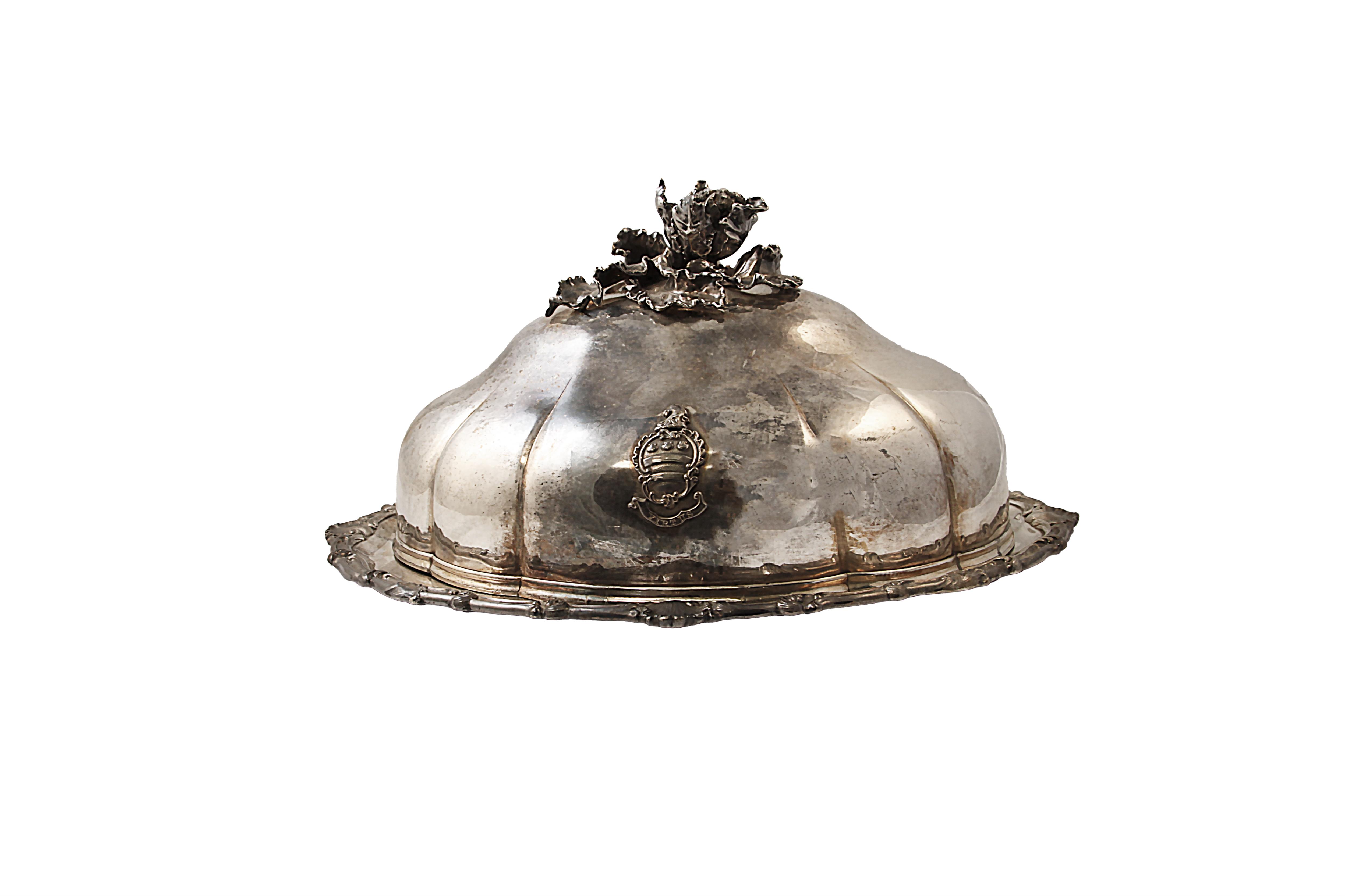 Vassoio con cloche coprivivande - Asta Preziosi
