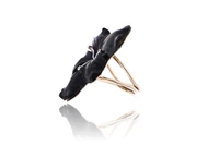 Anello con diamanti e madreperla - Asta Preziosi