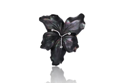 Anello con diamanti e madreperla - Asta Preziosi