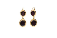 Paio di orecchini con granati - Asta preziosi