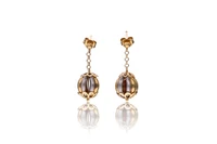 Paio di orecchini in oro a tre colori - Asta preziosi