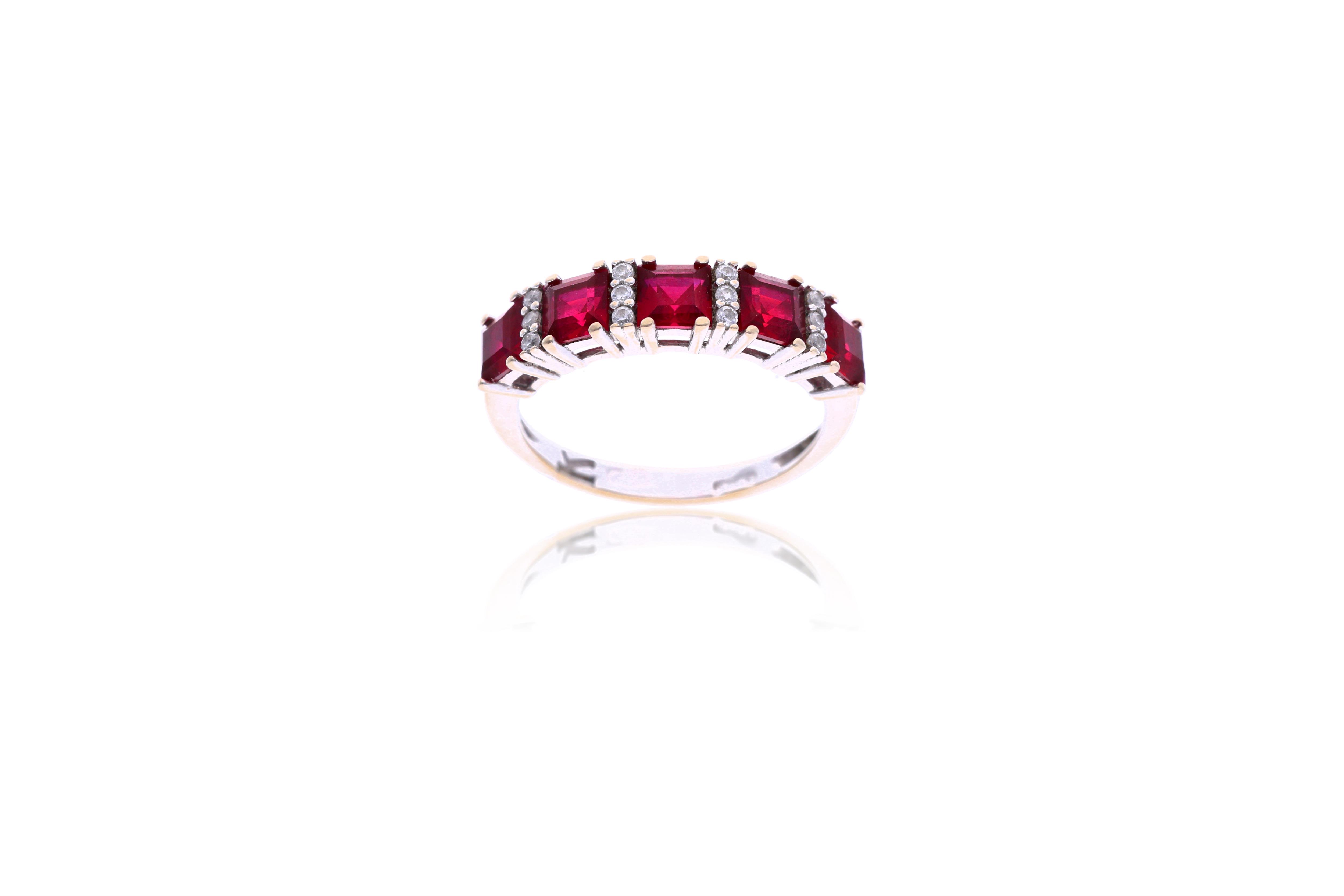 Anello con pietre - Asta preziosi