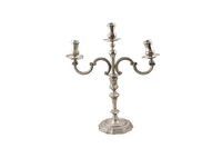 Candelabro a tre fiamme in argento - Asta Preziosi